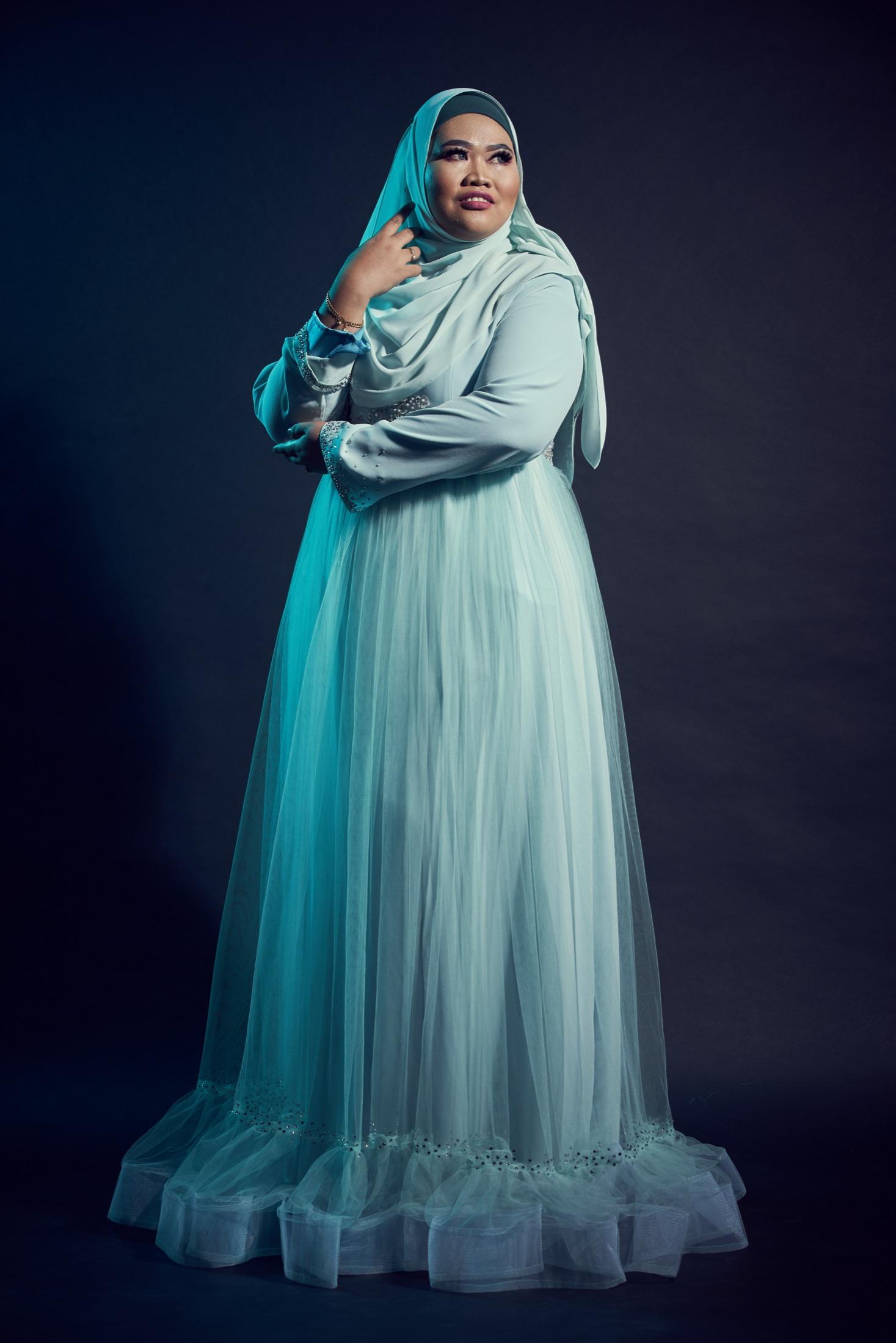 Mint tulle gown — Traditional